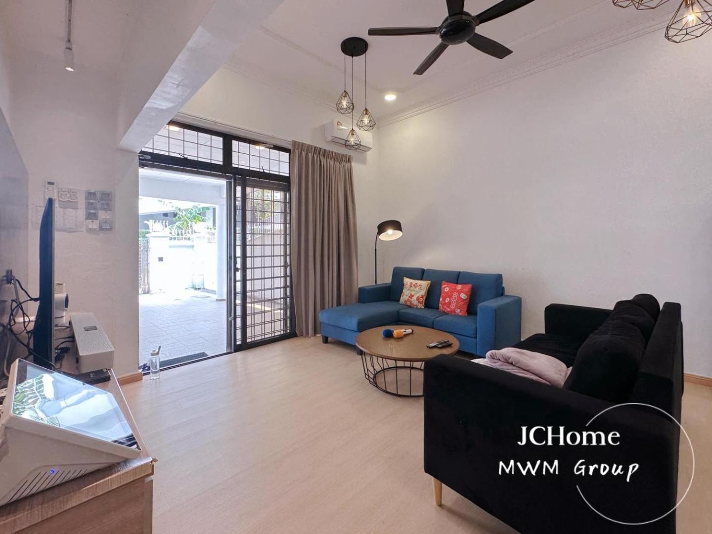 Molek House 12pax Ktv Bbq Rumah percutian Johor Bahru