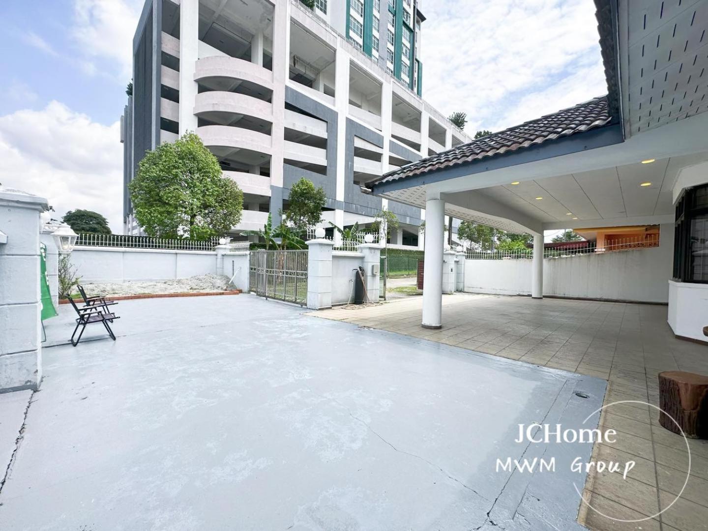 Molek House 12pax Ktv Bbq