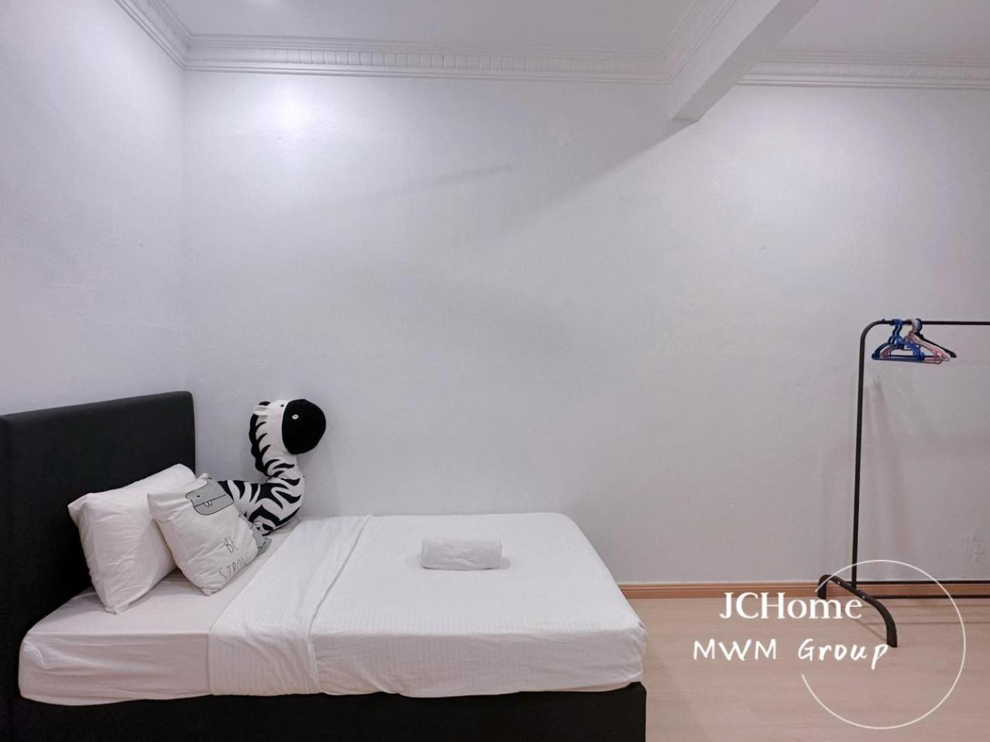 Rumah liburan Molek House 12pax Ktv Bbq Johor Bahru